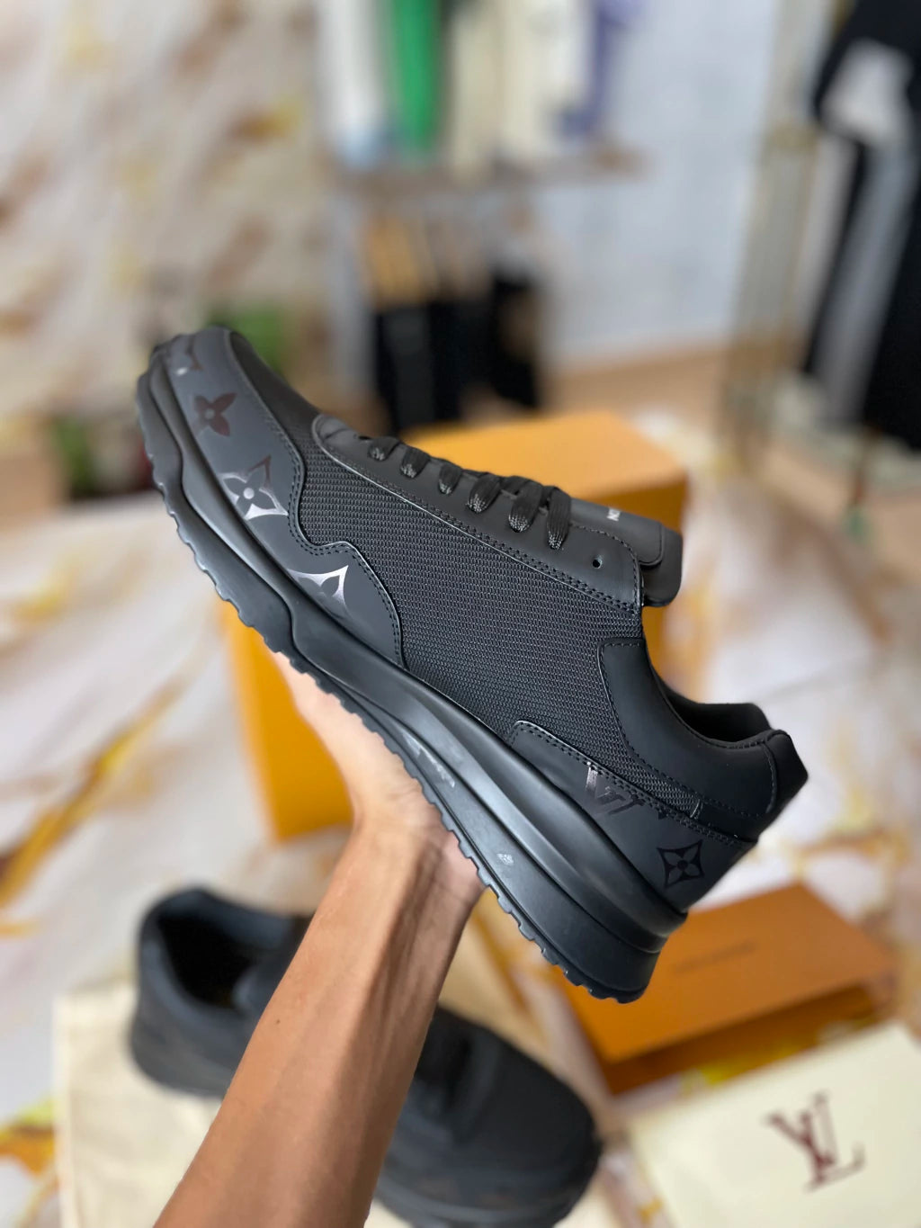 Luxury Sneakers Lv Run Away